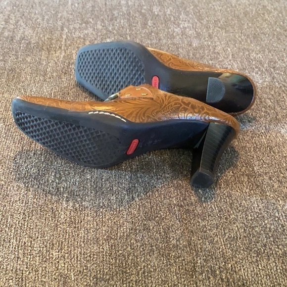 Aerosols open back heels; size 6.5 - Picture 5 of 6